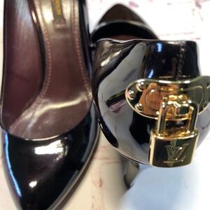 Louis Vuitton shoes heels pumps size 8 deep burgundy black patent gold locks